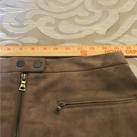 BCBG MAXAZRIA skirt, size small, leather like material, light brown - Picture 10 of 12